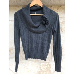 Flattering dark gray sweater